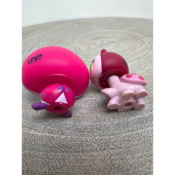 Littlest Pet Shop #2689 Red Pink G4 Ladybug Blue Star Eyes #1474 Ladybug 2008 - Picture 5 of 6